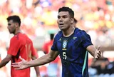 Casemiro về chung đội Messi