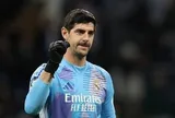 Courtois úp mở tương lai tại Real Madrid