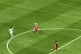 Khoảnh khắc Ronaldo chỉ cho Bruno chọc khe hút triệu view