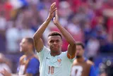 Ronaldo gọi Mbappe là người kế thừa
