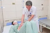 Vỡ ruột thừa sau một tuần đau bụng, tự uống thuốc tại nhà