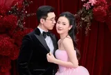Midu và chồng doanh nhân 'tình bể bình' trong tiệc kỷ niệm 2 năm ngày cưới