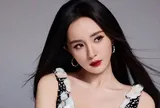 Dương Mịch bị 'soi' biểu cảm cứng đờ khi một sao nữ đón nhận tin vui