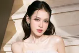 Diễn viên Tú Vi diện váy cúp ngực, khoe trọn sắc vóc quyến rũ ở tuổi 40