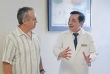 Bệnh nhân ung thư người Úc vượt nửa vòng Trái Đất về Việt Nam điều trị