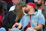 Gigi Hadid và Bradley Cooper dự tiệc cưới riêng tư của Taylor Swift