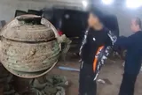Đào trộm báu vật trong mộ cổ, người đàn ông trả giá đắt