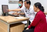 Giám đốc Bệnh viện Bạch Mai tham gia khám miễn phí cho người có công ở Ninh Bình