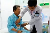 Người đàn ông suýt mất mạng vì xương đâm thủng dạ dày