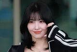 Momo (TWICE) gây sốt với ảnh cận mặt, nhan sắc không tì vết như AI