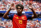 Yamal phá kỷ lục của Vua bóng đá Pele