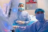 Phòng mổ hóa 'giảng đường' trong ca mổ robot cho cô gái 33 tuổi bị ung thư