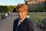 V (BTS) tiếp tục trở thành tâm điểm vì nghi vấn hẹn hò