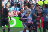 Cầu thủ Argentina khơi mào màn ẩu đả xấu xí