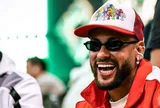 Neymar tiếp tục gây tranh cãi