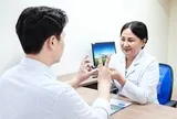 Trào lưu xoay, vặn cổ giảm đau vai gáy: Dân công sở có thể bị tai biến sau tiếng 'rắc'