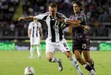 MU tranh sao Juventus với Aston Villa