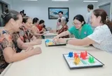 Mỗi ngày uống 5 loại thuốc, cụ bà 70 tuổi nói: 'Giá như chuẩn bị cho tuổi già từ tuổi 40'
