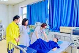 Đưa con đi bơi, nữ bác sỹ kịp thời ép tim cứu bé trai bị đuối nước