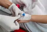 Trả giá đắt bởi thói quen 'cứ mệt là truyền nước'