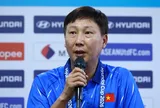 Phóng viên Malaysia hỏi xoáy về trận thua 0-4, HLV Kim đáp trả