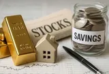 Có vàng rồi, nên mua thêm hay gửi tiết kiệm lãi suất 8-9%? Chuyên gia chỉ ra điểm mấu chốt