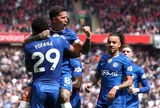 Nghịch lý tiền vệ 100 triệu bảng ở Premier League