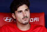 Mùa hè hỗn loạn vẫn đeo bám Julian Alvarez