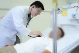 Đang ăn tối, người đàn ông 56 tuổi bất ngờ ngã quỵ