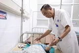 Đau đầu tăng dần sau khi ngã xe đạp, đến viện phát hiện tụ máu não