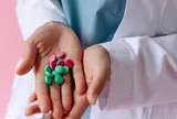 Tâm lý 'đã điều trị phải chọn thuốc tốt nhất' của người con có cha ung thư