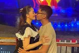 Khánh Thi và chồng kém 11 tuổi 'khóa môi' lãng mạn