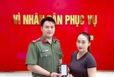 Người phụ nữ Mông 'hốt hoảng' khi nhận 200 triệu đồng từ tài khoản lạ