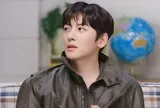 Ji Chang Wook khoe hàng hiệu, xe sang trên tài khoản riêng tư