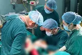 Chườm nóng, người đàn ông 48 tuổi suýt mất cả hai bàn chân