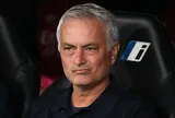 Phòng thay đồ Real phớt lờ Mourinho