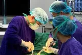 Người đàn ông Lào tắc ruột được bác sĩ Việt mổ cấp cứu bằng kỹ thuật đặc biệt