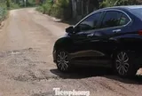 Đường sụp lún vì 300 xe chở đất phục vụ dự án sân bay Phù Cát
