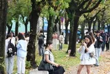 Không có quỹ dự phòng, thiếu kỹ năng quản lý tài chính, người trẻ tiêu gì mà 'cháy túi'?