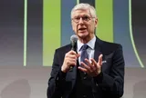 Giới doanh nhân mê bóng đá nên đọc hồi ký của Wenger