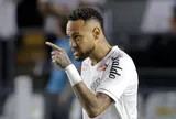Neymar nhận thẻ đỏ vì 'luật Vinicius' gây tranh cãi