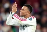 Mbappe thành cơn ác mộng với Barcelona