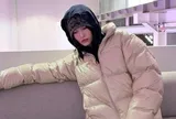 Momo (TWICE) gây chú ý với diện mạo quyến rũ dù trang phục kín đáo