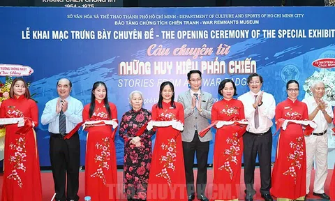 Bảo tàng Chứng tích Chiến tranh khai mạc trưng bày chuyên đề “Câu chuyện từ những huy hiệu phản chiến”