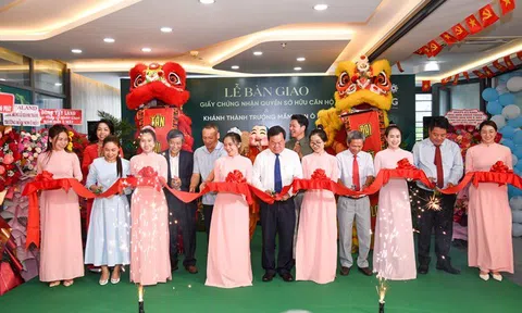 Trao giấy chứng nhận quyền sở hữu căn hộ Phú Đông Sky Garden & Khánh thành Trường mầm non Ô Mây (Omayland Kindergarten)