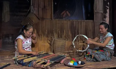 Khai mạc trưng bày chuyên đề “Nghề dệt thổ cẩm truyền thống của phụ nữ dân tộc Mạ ở xã Tà Lài, tỉnh Đồng Nai”