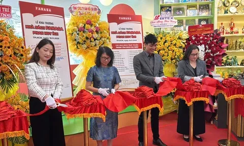 Tưng bừng khai trương Nhà sách FAHASA Phan Huy Ích - Điểm hẹn văn hóa, tri thức, niềm vui mua sắm của mọi gia đình trong mùa lễ hội cuối năm!