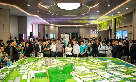 Vạn Xuân Group khai trương tổ hợp nhà mẫu Happy One Mori