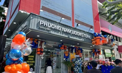 Lần đầu tiên tại TPHCM ra mắt mô hình nhà sách "không ngủ"