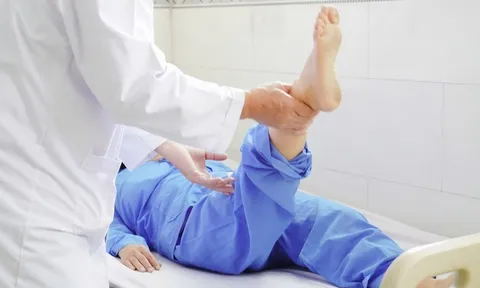 Bệnh viện Nhân dân Gia Định cơ sở 2 thực hiện thành công ca phẫu thuật thay khớp háng toàn phần không xi măng cho bệnh nhân